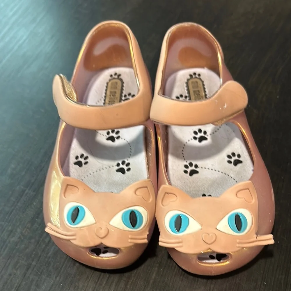 Mini Melissa Pink Dress Shoes with Cat Face Design